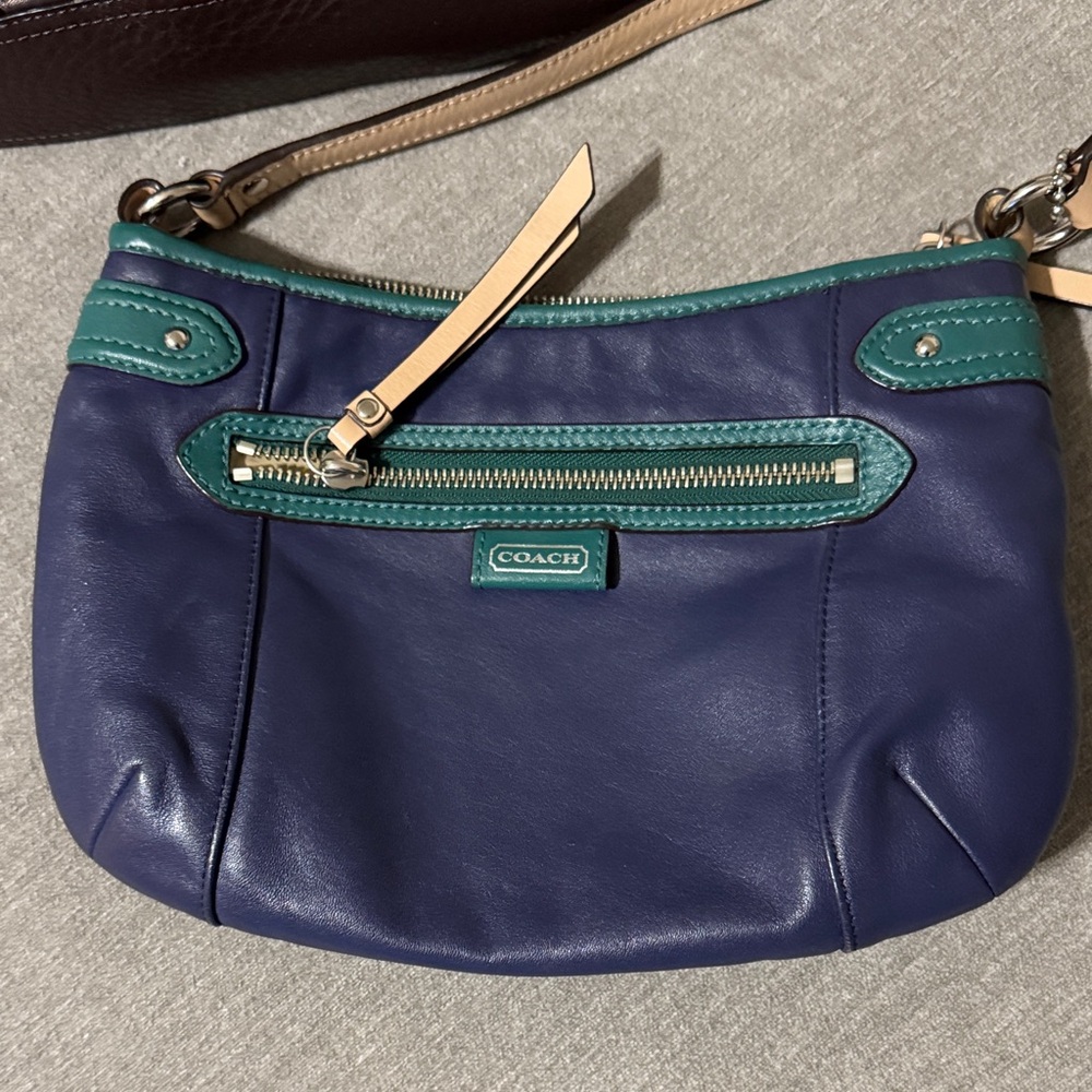 Coach bundle - Picture 3 of 4